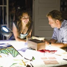 Miley Cyrus e Greg Kinnear in una scena di The Last Song