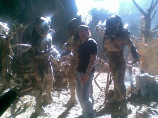 Robert Rodriguez e i Predators (2010) sul set del film