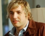 Ryan Hansen nel pilot Friends with Benefits