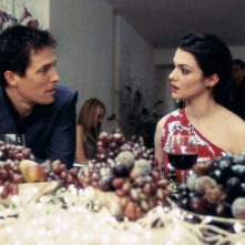 Hugh Grant (Will) e Rachel Weisz (Rachel) in una scena del film About a Boy - Un ragazzo