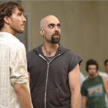 Alberto Ammann e Luis Tosar, protagonisti del film Cella 211