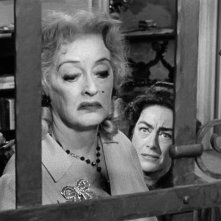 Bette Davis e Joan Crawford in una scena del film Che fine ha fatto Baby Jane?