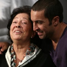 Concetta Mazzocca e Pietro Taricone nell'episodio Dimmi quando di Tutti pazzi per amore 2