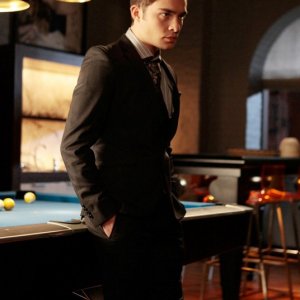 Ed Westwick (Chuck Bass) in una scena dell'episodio Inglourious Basstards di Gossip Girl
