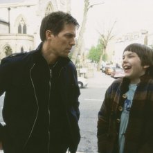 Hugh Grant Will Accanto A Nicholas Hoult Marcus In Una Scena Del Film About A Boy 151820
