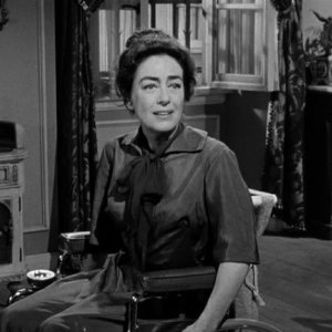 Joan Crawford in una scena del film Che fine ha fatto Baby Jane?