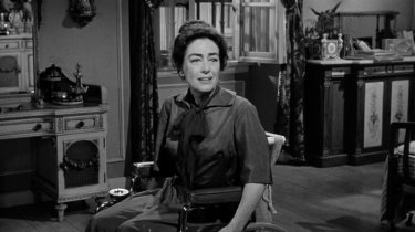 Joan Crawford in una scena del film Che fine ha fatto Baby Jane?