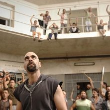 Luis Tosar in una scena del film Cella 211