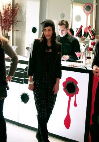 Vanessa Abrams (Jessica Szohr) in una scena dell'episodio Inglourious Basstards di Gossip Girl