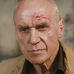Alan Dale nell'episodio Happily Ever After di Lost