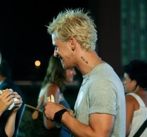 Cecilia Albertini e Andrea Montovoli in una scena del film Piazza Giochi