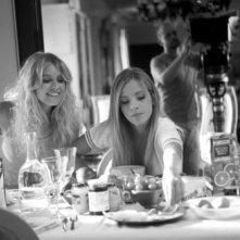 Cecilia Albertini e Laura Adriani insieme sul set del film Piazza Giochi