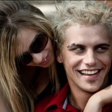 Laura Adriani e Andrea Montovoli in una scena del film Piazza Giochi