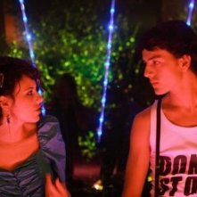 Laura Glavan e Lorenzo De Angelis in un'immagine del film Piazza Giochi