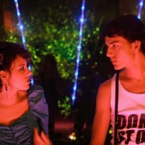 Laura Glavan e Lorenzo De Angelis in un'immagine del film Piazza Giochi