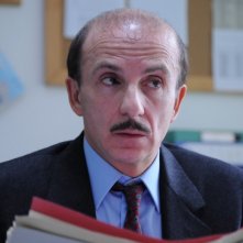 Carlo Buccirosso in una scena del film Dalla vita in poi