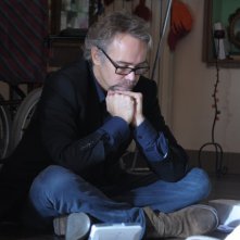 Il regista Gianfrancesco Lazotti sul set del suo film Dalla vita in poi