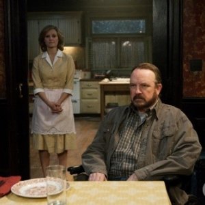Supernatural: Jim Beaver e Carrie Anne Fleming nell'episodio Dead Men Don't Wear Plaid