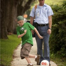 Jeffrey Johnson e il piccolo Tanner Maguire in una scena del film Letters to God