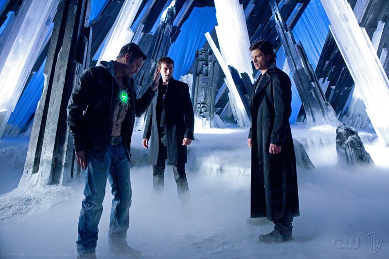Il Trio Dai Superpoteri Si Ritrova Alla Fortezza In Una Scena Dell Episodio Upgrade Di Smallville 152367