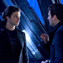 The Blur (Tom Welling) affronta Zod (Callum Blue) alla Fortezza in una scena dell'episodio Upgrade di Smallville