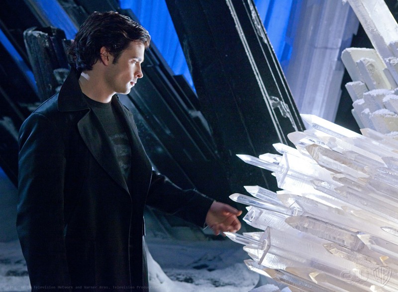 Tom Welling Alla Fortezza In Una Scena Dell Episodio Upgrade Di Smallville 152363