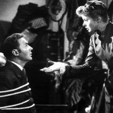Charles Boyer e Ingrid Bergman in una scena del film Angoscia
