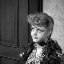 Una giovane Angela Lansbury in una scena del film Angoscia