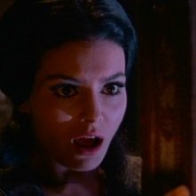 Daliah Lavi spaventata in una scena del film La frusta e il corpo (1963)