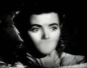 Dorothy McGuire in una scena del film La scala a chiocciola