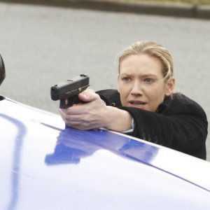 Fringe: Anna Torv in una scena dell'episodio The Man from the Other Side