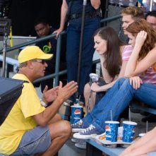 Il regista David R. Ellis con Mykelti Williamson, Nick Zano, Haley Webb e Shantel Vansanten sul set dell'horror The Final Destination 3D