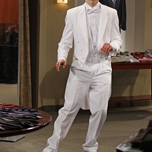 Jim Parsons in un momento dell'episodio The Pants Alternative di The Big Bang Theory