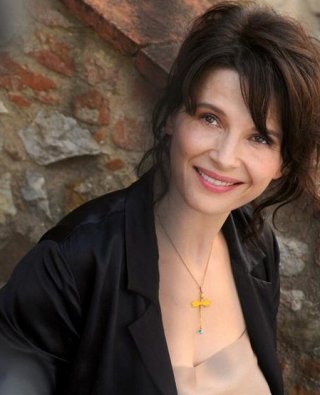 Juliette Binoche in una sequenza del film Copia conforme