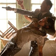 Lukas Haas e Ken Watanabe lottano in una scena di Inception