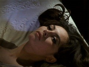 Michèle Mercier in una scena dell'episodio Il telefono del film I tre volti della paura