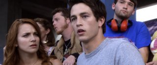 Shantel Vansanten e Bobby Campo in una scena del film The Final Destination 3D