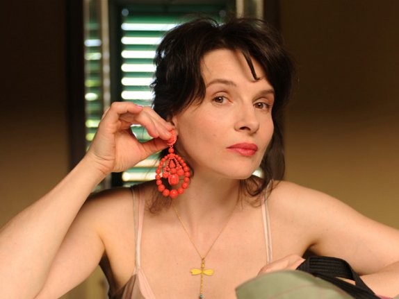 Un'immagine di Juliette Binoche dal film Copia conforme