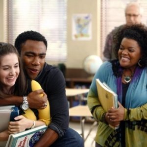 Community: Alison Brie, Donald Glover ed Yvette Nicole Brown nell'episodio Politics of Human Sexuality