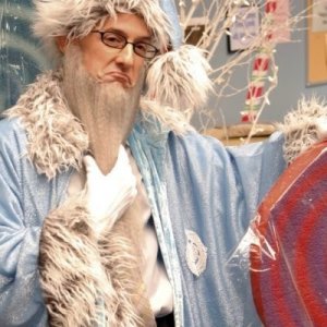 Community: Jim Rash nell'episodio Comparative Religion