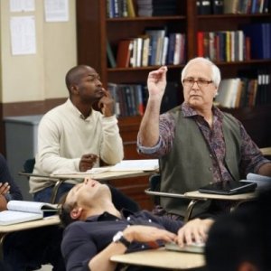 Community: Joel McHale e Chevy Chase in una scena dell'episodio Politics of Human Sexuality