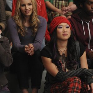 Dianna Agron e Jenna Ushkowitz nell'episodio The Power of Madonna di Glee