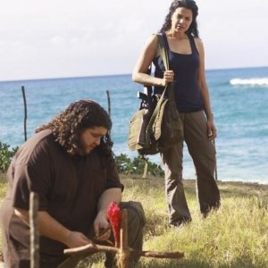 Lost: Jorge Garcia e Zuleikha Robinson nell'episodio Everybody Loves Hugo