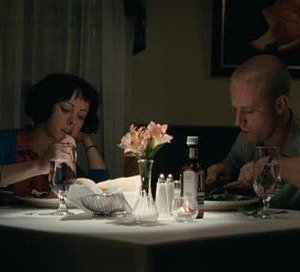 Jena Malone e Ben Foster in una scena del film The Messenger