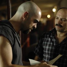 Luis Tosar e Vicente Romero in una sequenza del film Cella 211