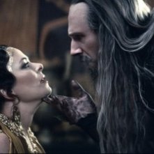 Polly Walker e Ralph Fiennes nel film Clash of the Titans