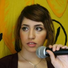 Primo piano di Negar Shaghaghi dal film I gatti persiani