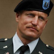 Woody Harrelson è il capitano Tony Stone nel film The Messenger