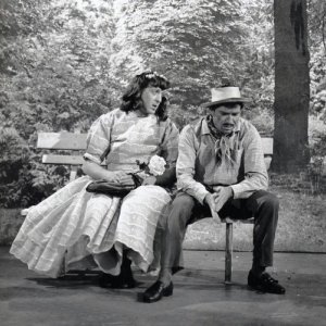 Uno sketch irresistibile per Vianello e Tognazzi durante 'Un due tre'