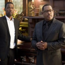 Columbus Short e Tracy Morgan in una scena della commedia Festa col morto